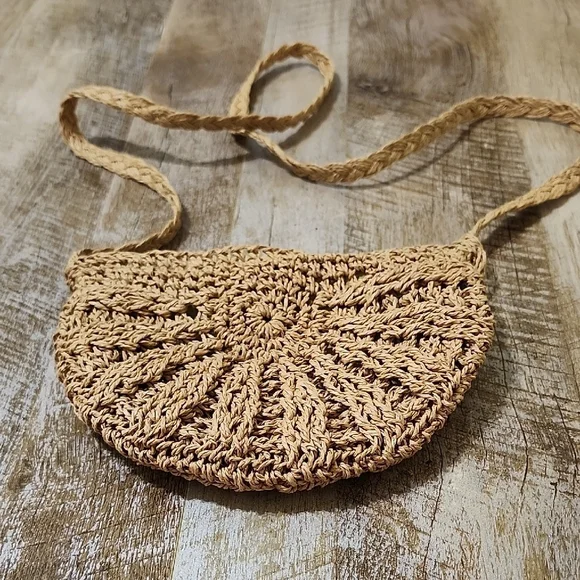 Handmade Woven Tan Crossbody Bag - Picture 5 of 9